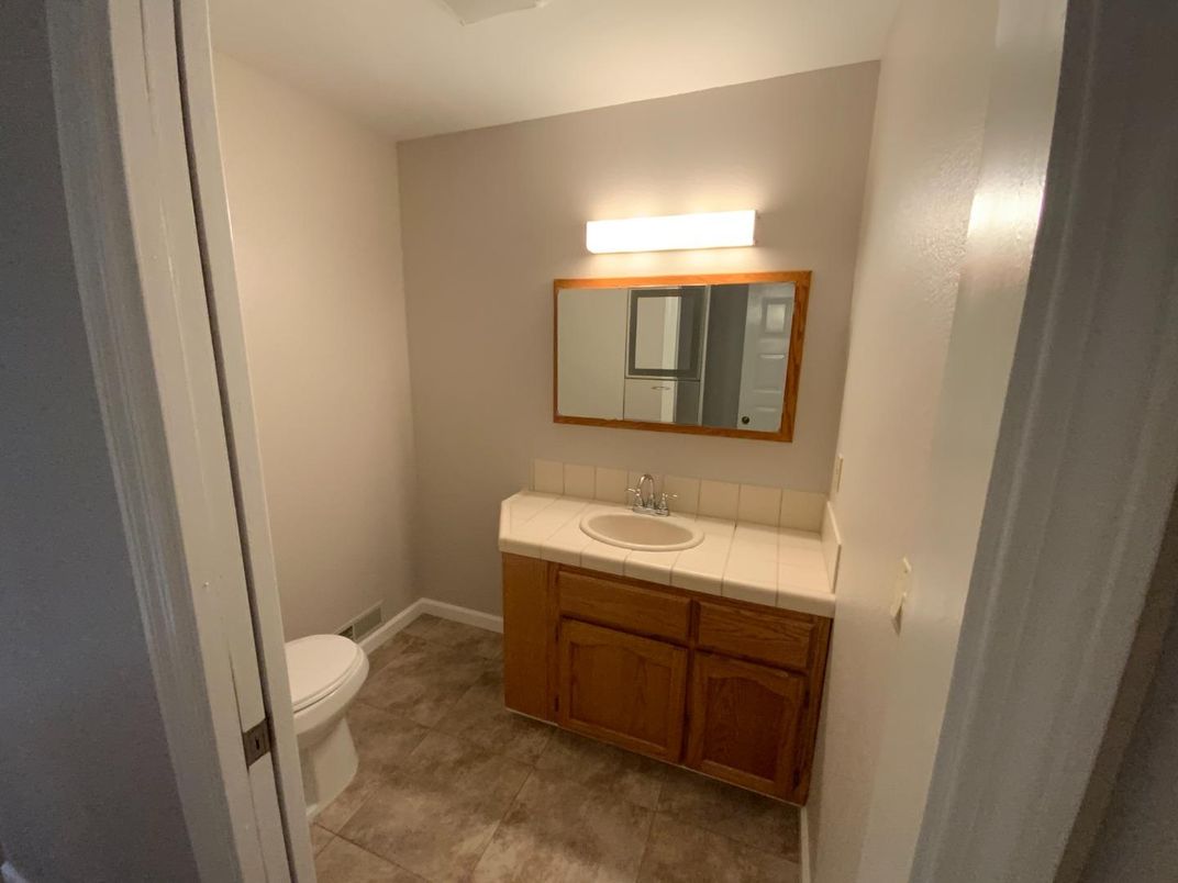 Bathroom, Interior, Tile Countertops