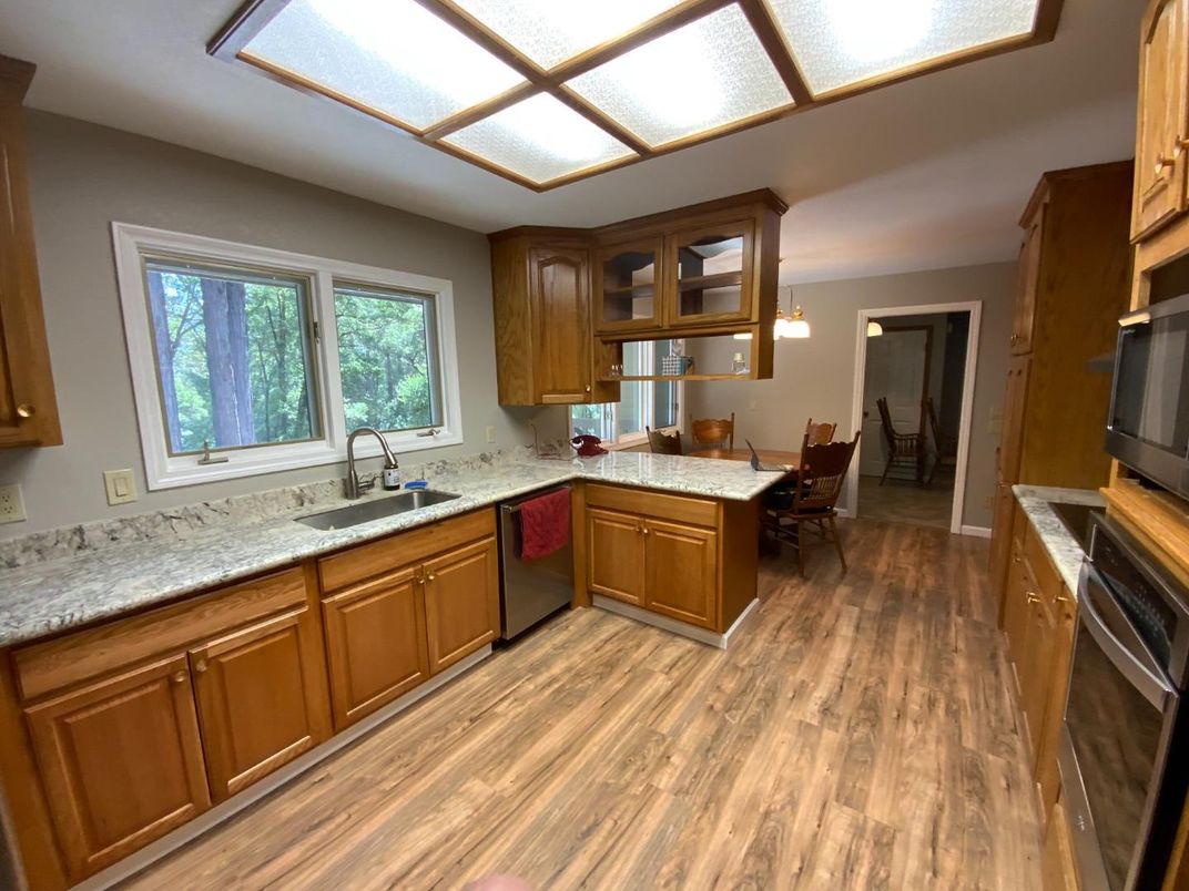 Dining room, Interior, Kitchen, Pendant Lights, Wood Texture Flooring