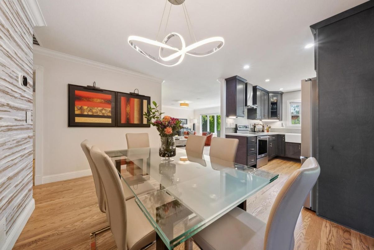 Dining room, Interior, Kitchen, Pendant Lights, Recessed Lighting, Wood Texture Flooring