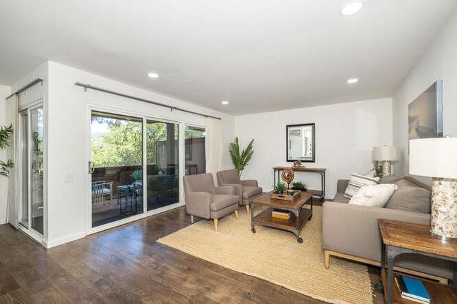Interior, Living room, Recessed Lighting, Wood Texture Flooring