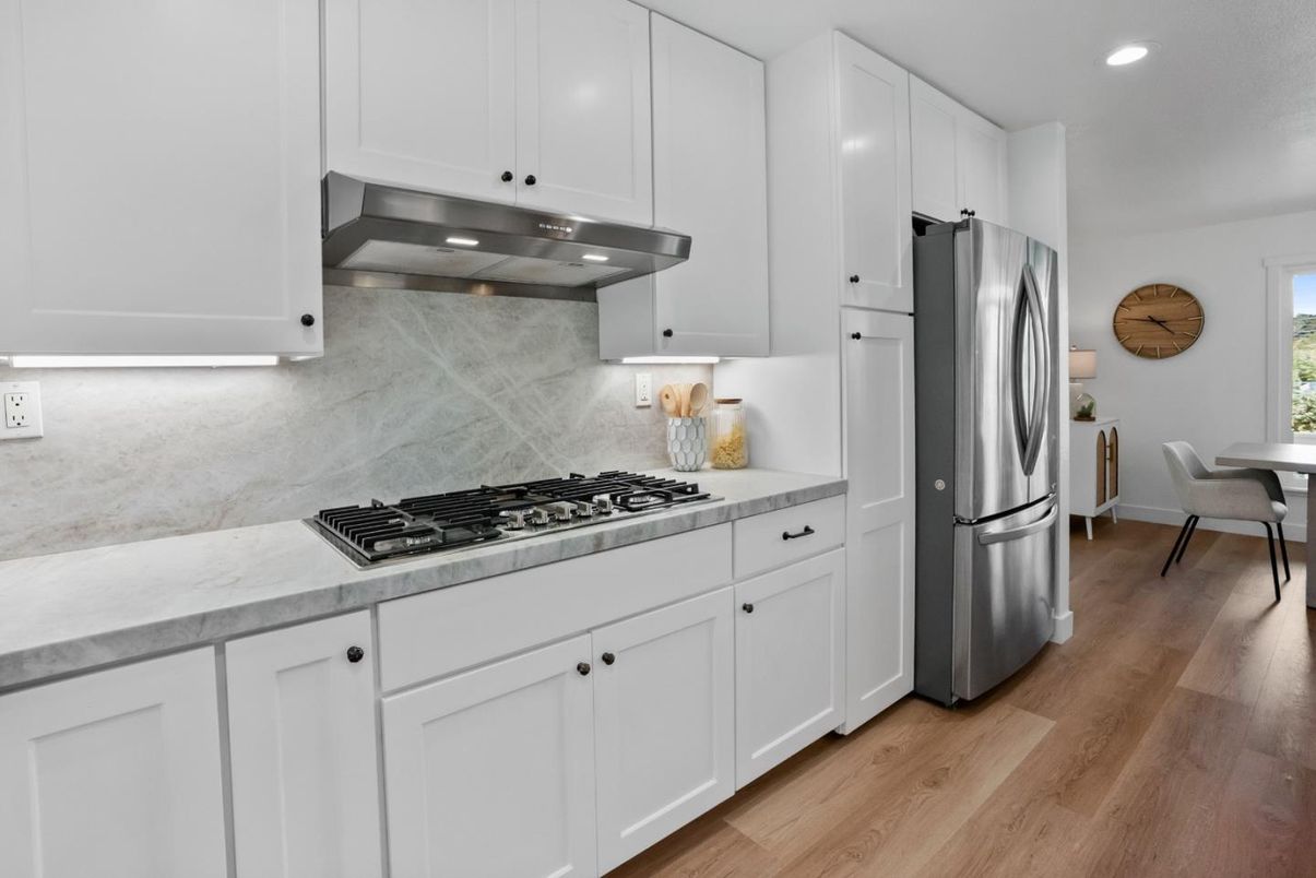 Dining room, Interior, Kitchen, Recessed Lighting, Stainless Steel Appliances, Wood Texture Flooring