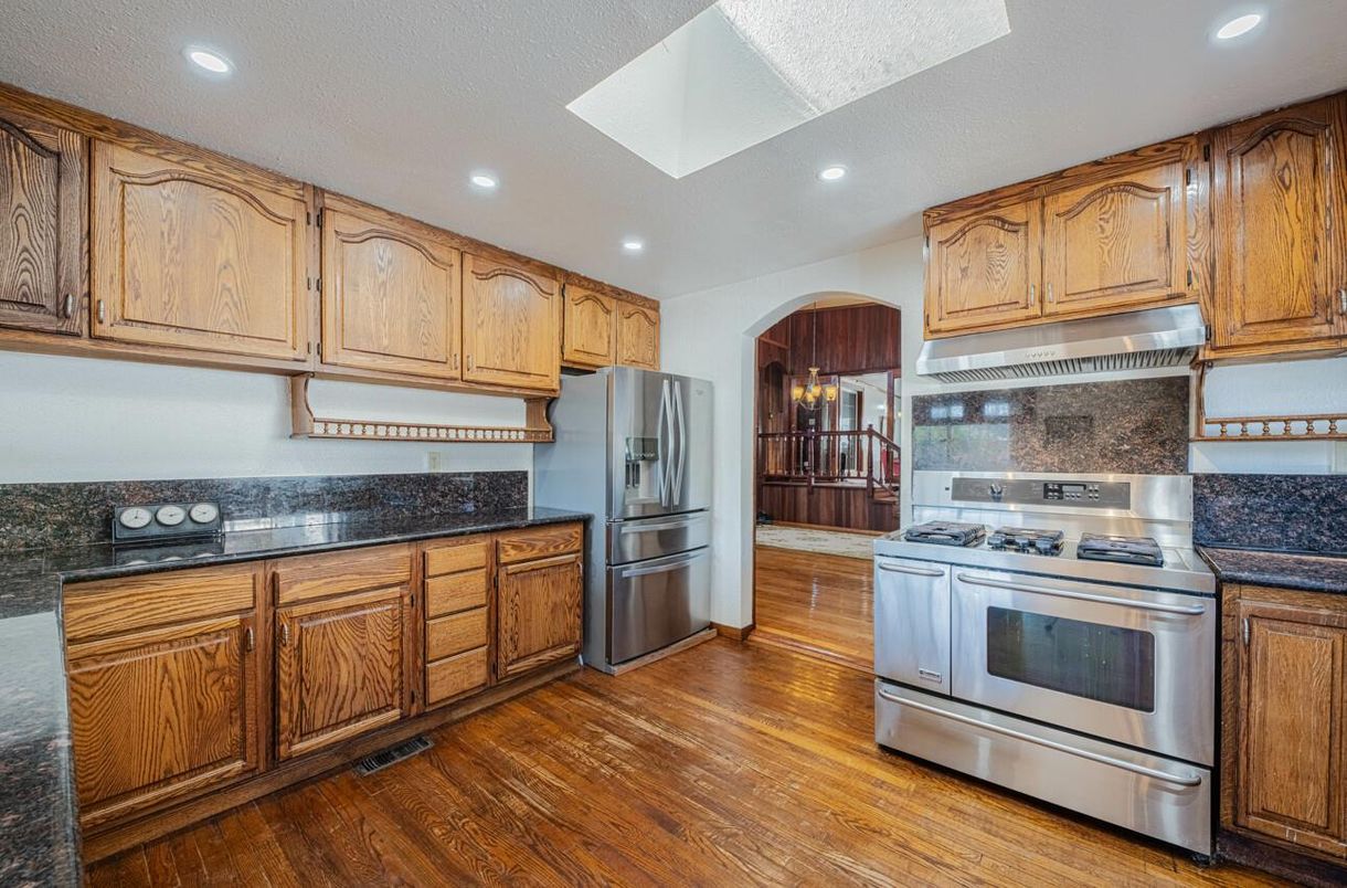 Interior, Kitchen, Recessed Lighting, Wood Texture Flooring