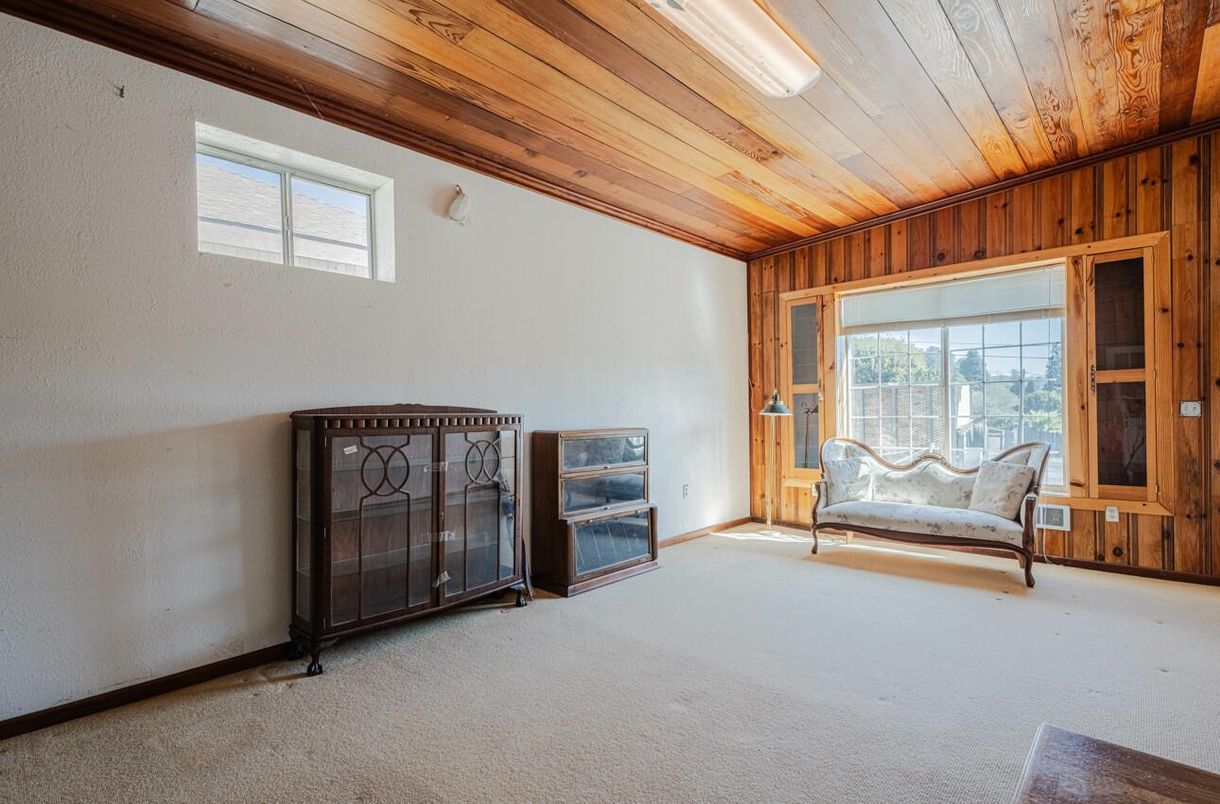 Empty room, Fireplace, Interior, Wooden Ceilings, Wooden Walls