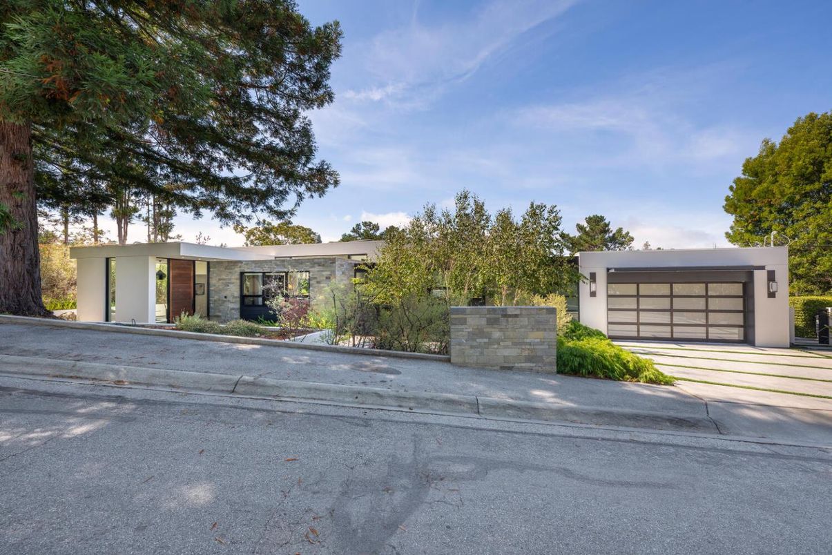 Attached, Exterior, Facade, Modern