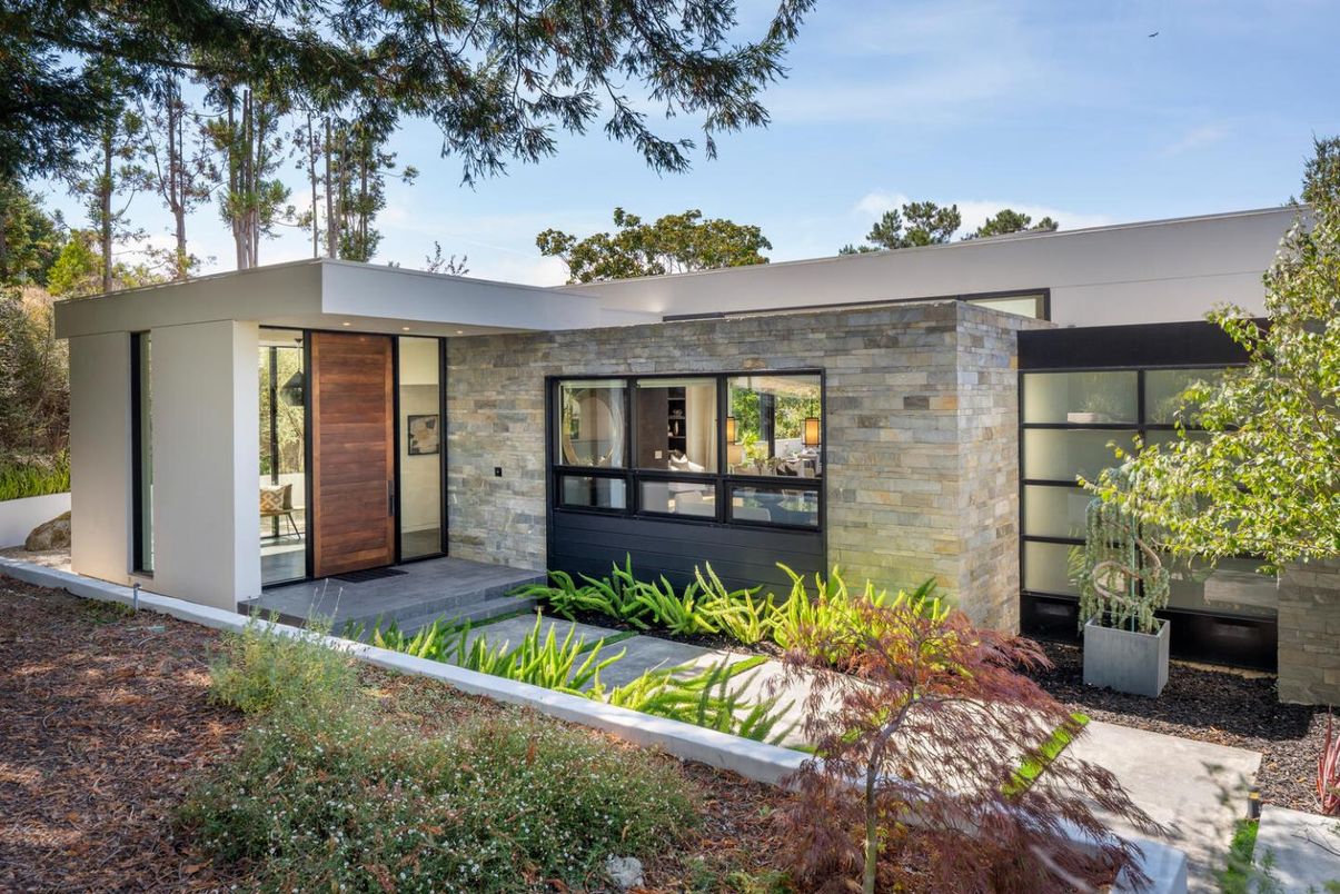 Backyard, Exterior, Facade, Modern