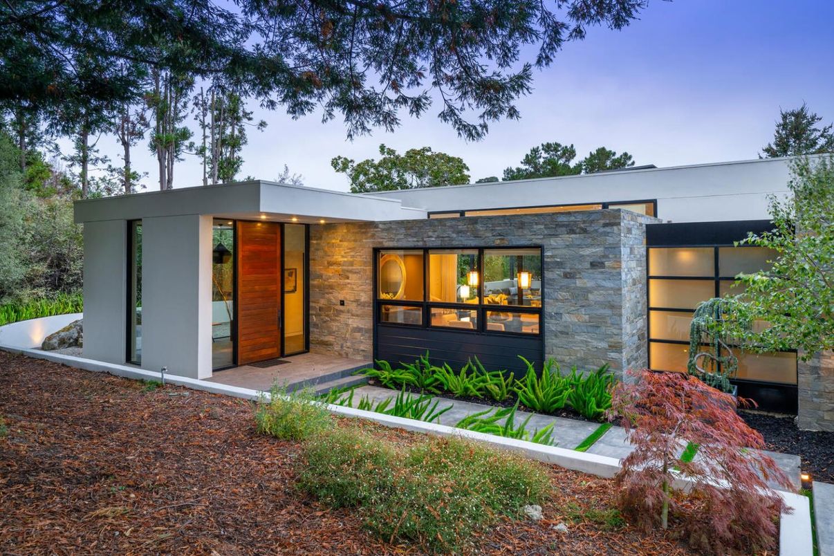 Backyard, Exterior, Facade, Modern