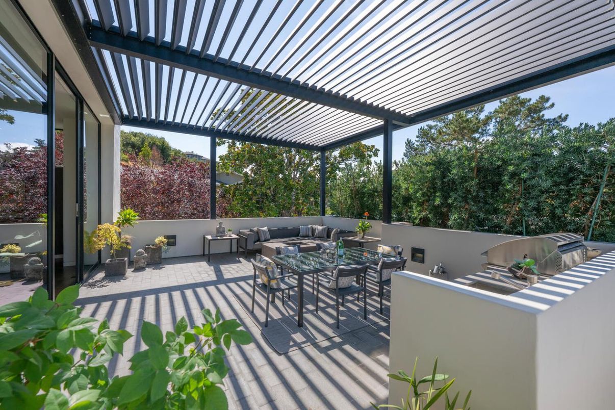 Exterior, Outdoor Kitchen