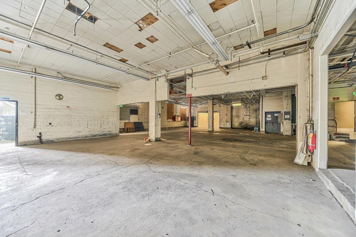 Garage, Interior, Stone Walls
