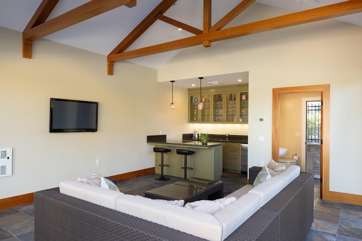 Interior, Living room, Pendant Lights, Recessed Lighting, Wooden Beams