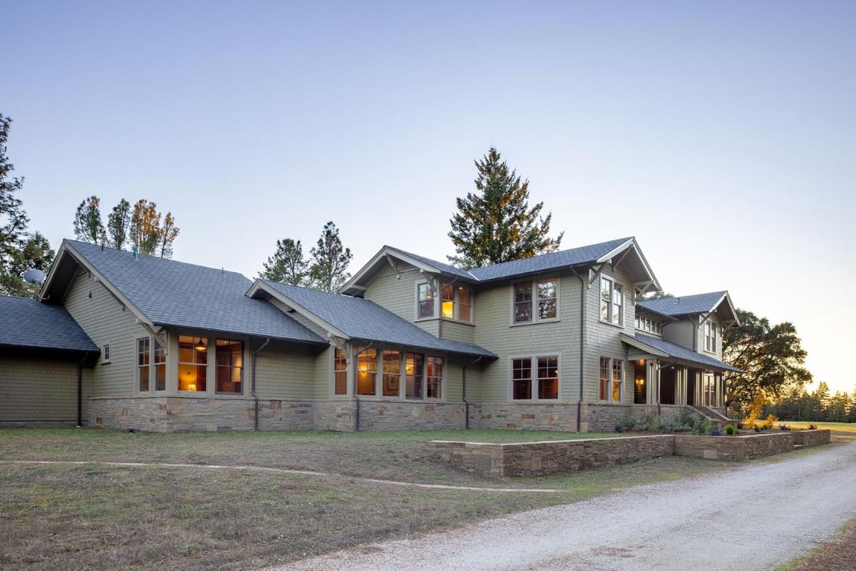 Exterior, Facade, Farmhouse