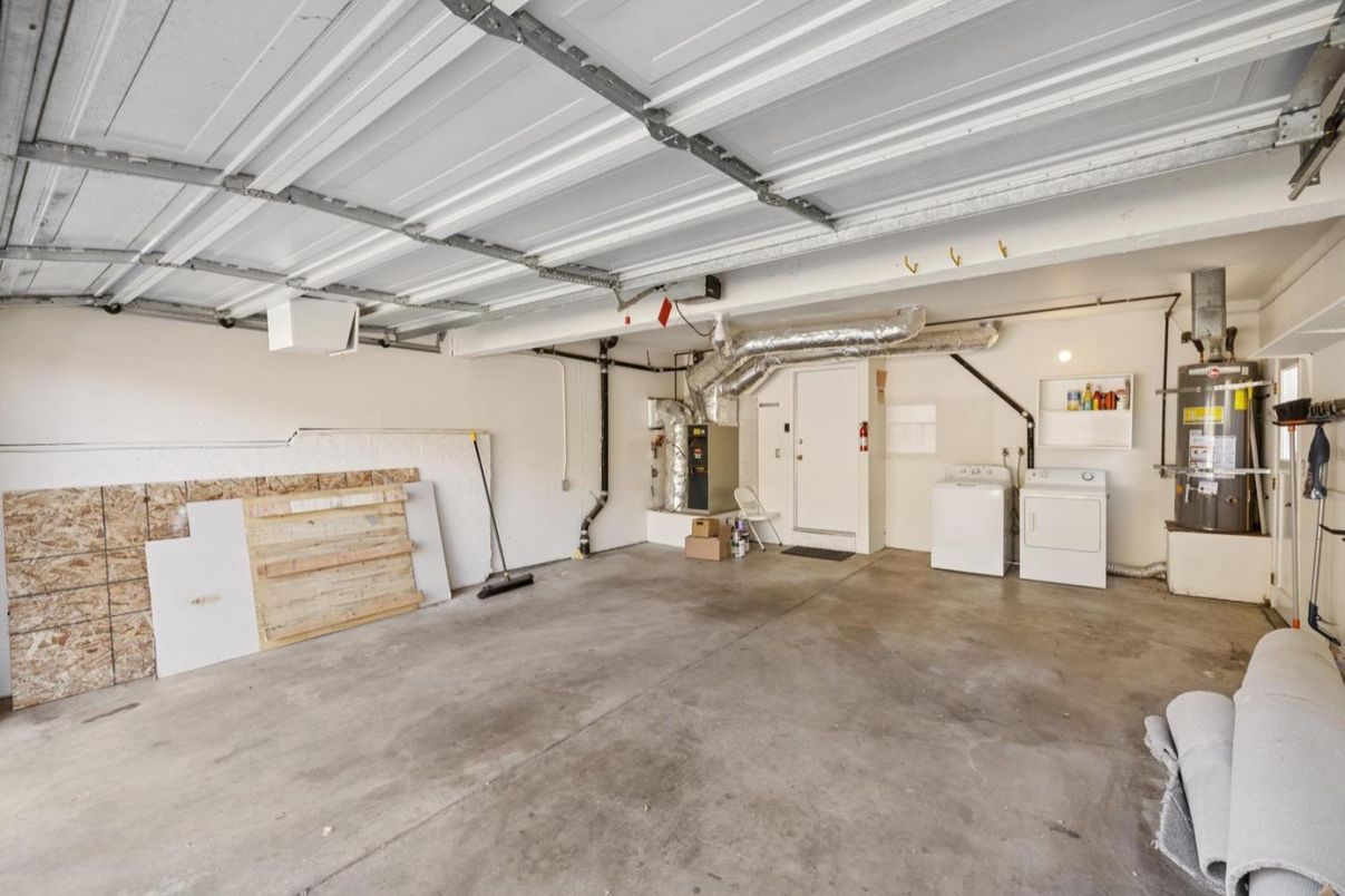 Garage, Interior, Washer