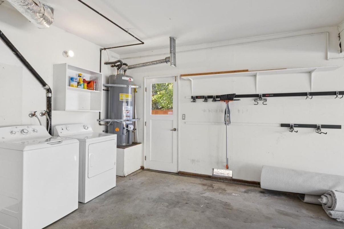 Garage, Interior, Washer