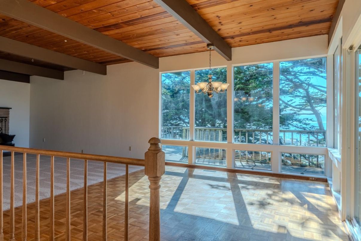 Chandelier, Empty room, Interior, Wooden Beams, Wooden Ceilings