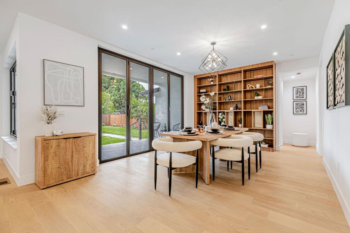 Dining room, Interior, Recessed Lighting, Wood Texture Flooring