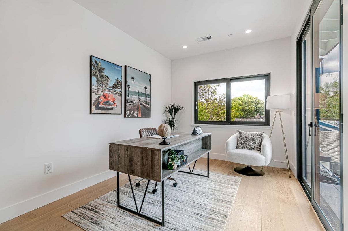 Home Office, Interior, Recessed Lighting, Wood Texture Flooring