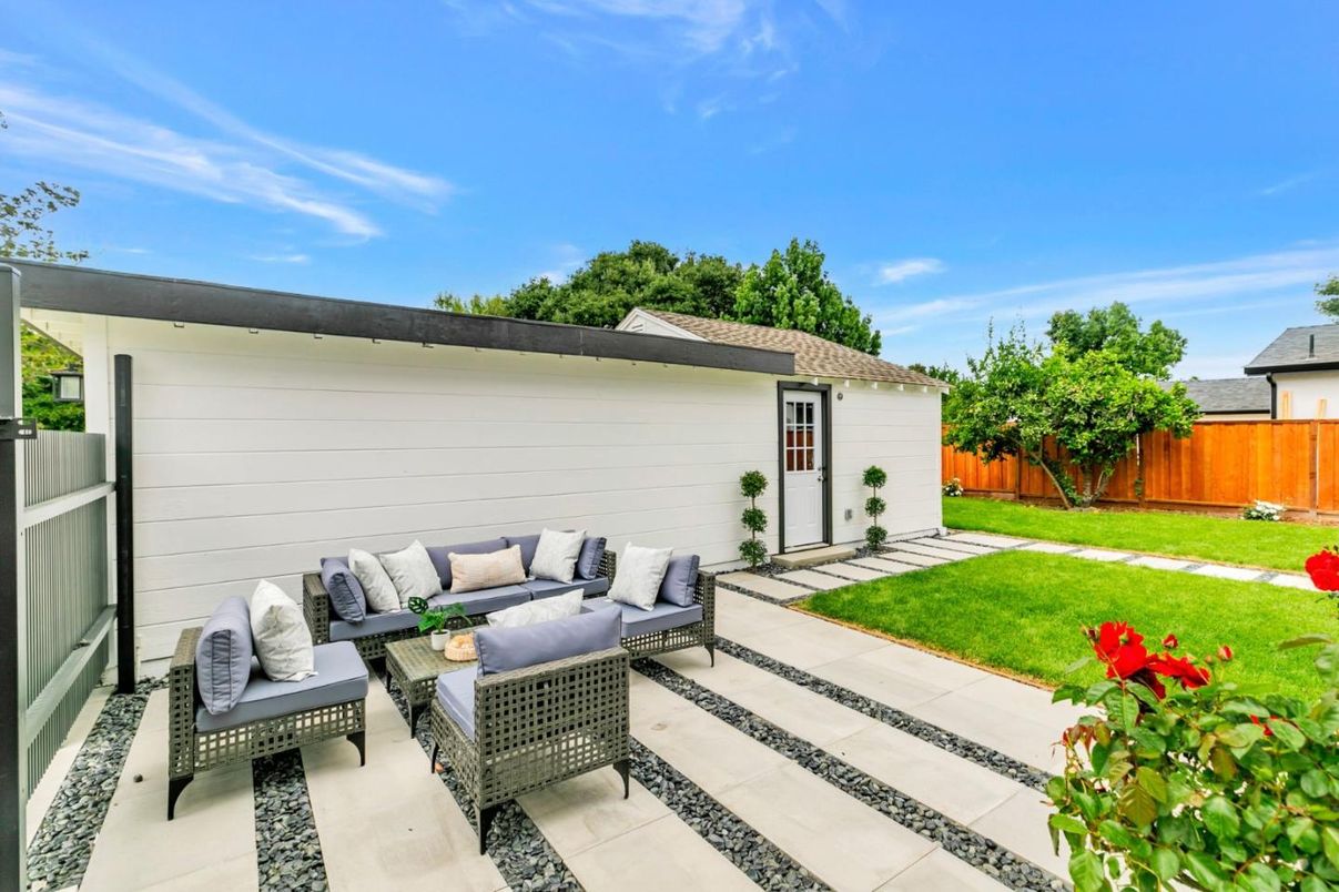 Backyard, Exterior