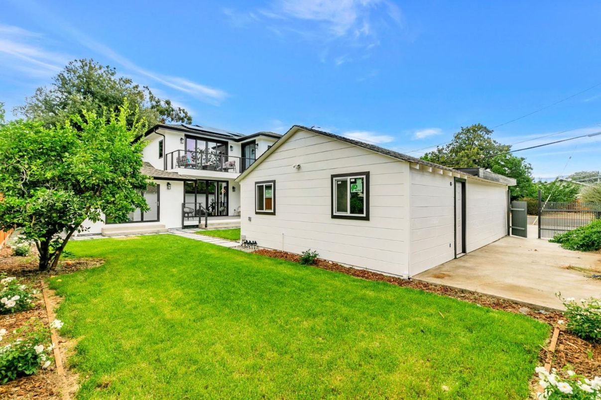 Backyard, Detached Garage, Exterior