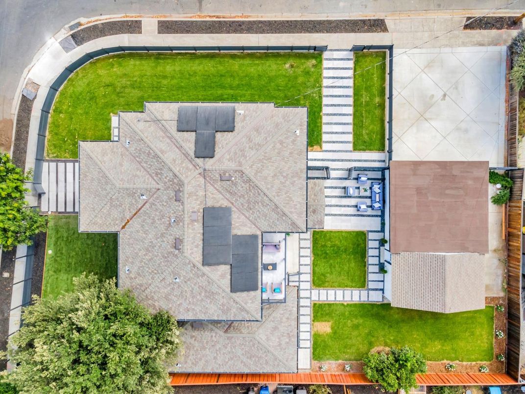 Exterior, Drone