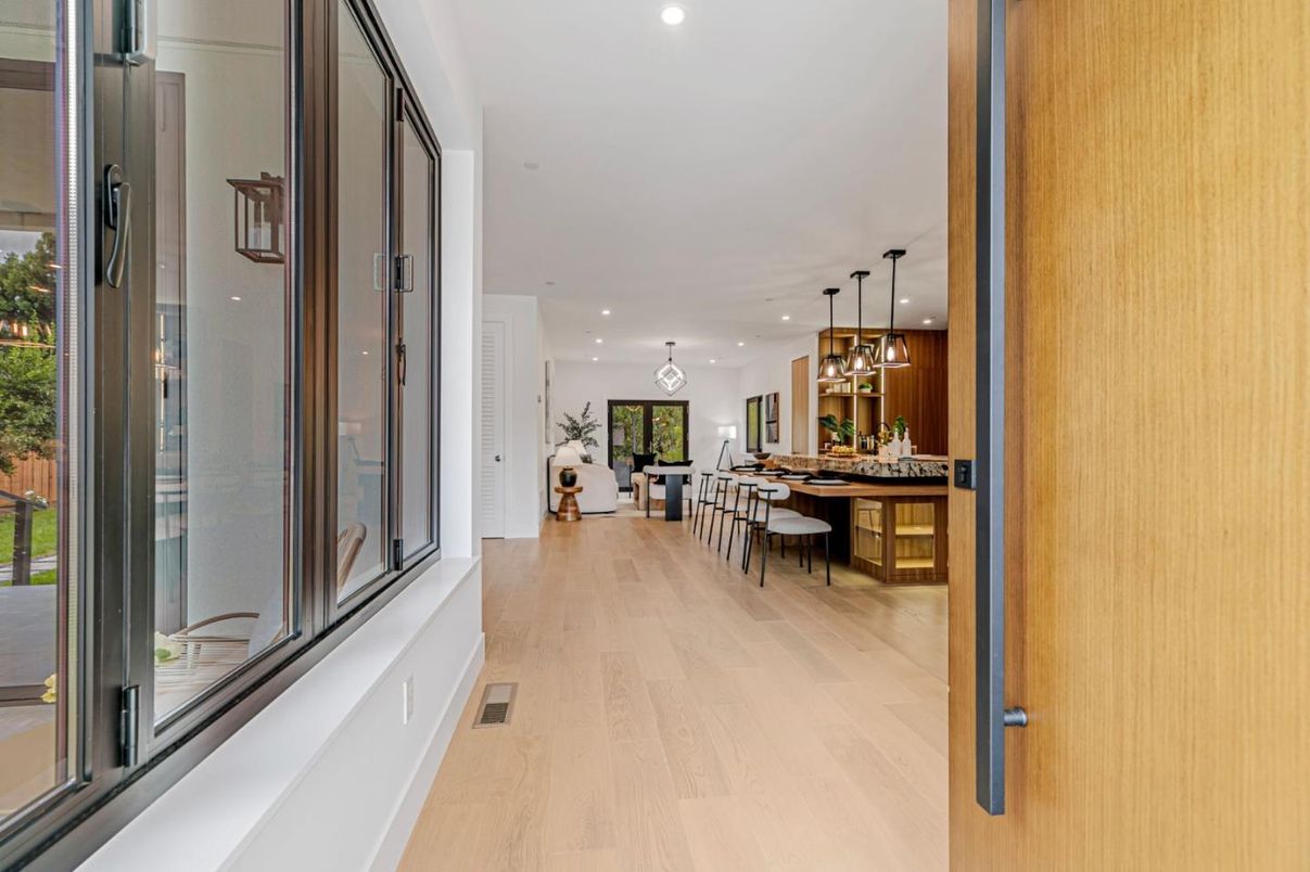 Dining room, Interior, Kitchen, Pendant Lights, Recessed Lighting, Wood Texture Flooring