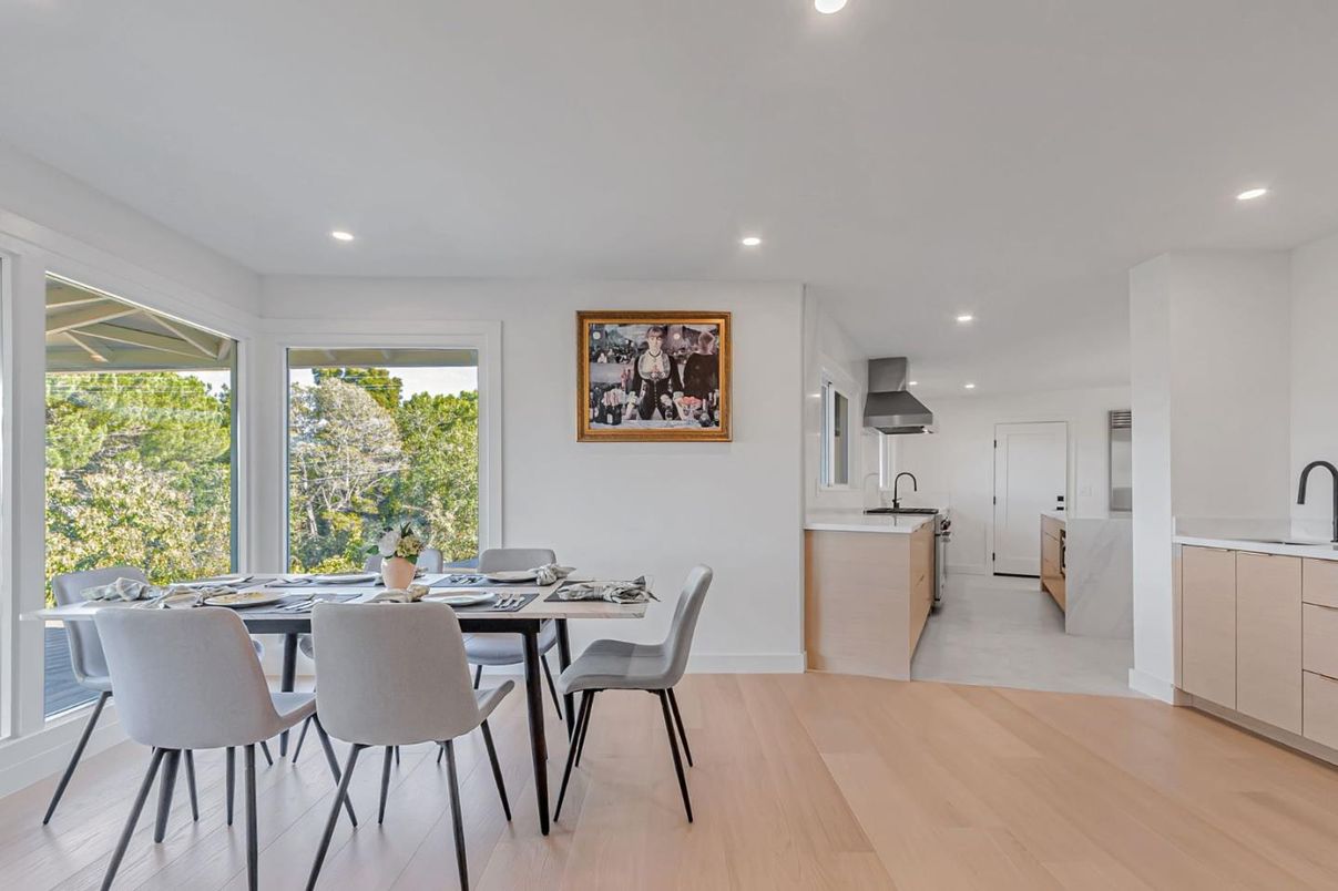 Dining room, Interior, Kitchen, Recessed Lighting, Wood Texture Flooring