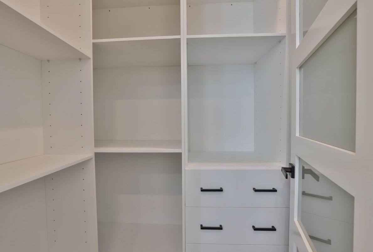 Interior, Walk-in Closets