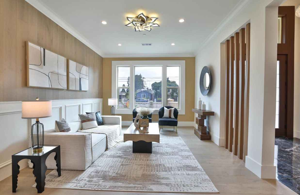 Interior, Living room, Recessed Lighting, Wood Texture Flooring