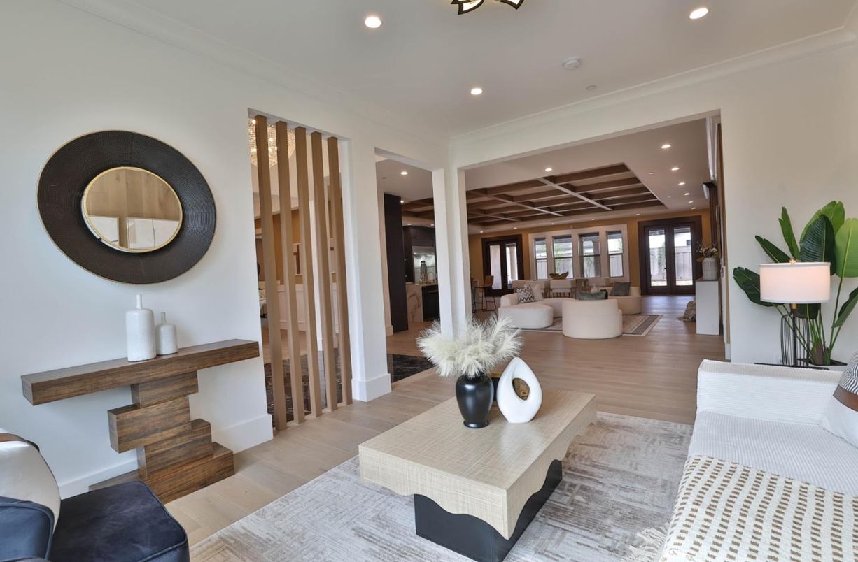 Interior, Living room, Recessed Lighting, Wood Texture Flooring