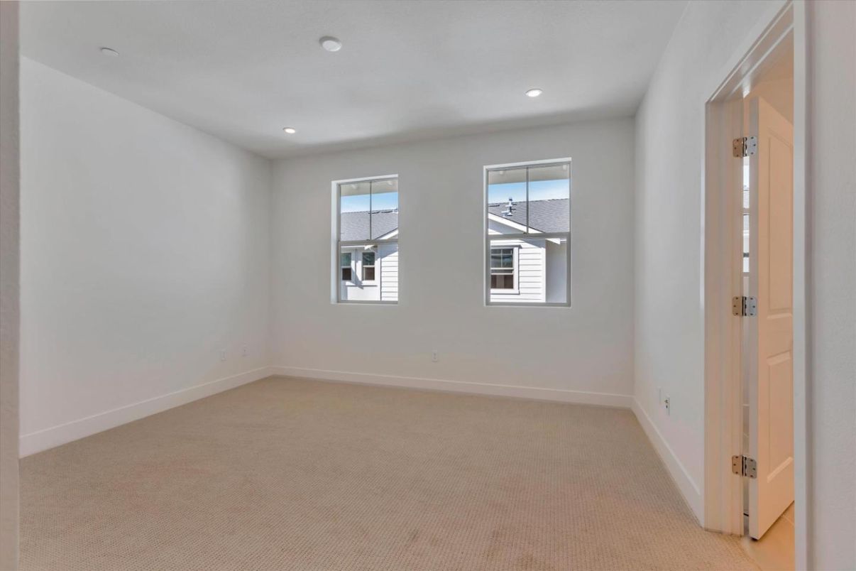 Empty room, Interior, Recessed Lighting