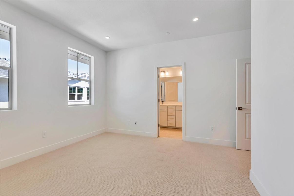 Bathroom, Empty room, Interior, Recessed Lighting