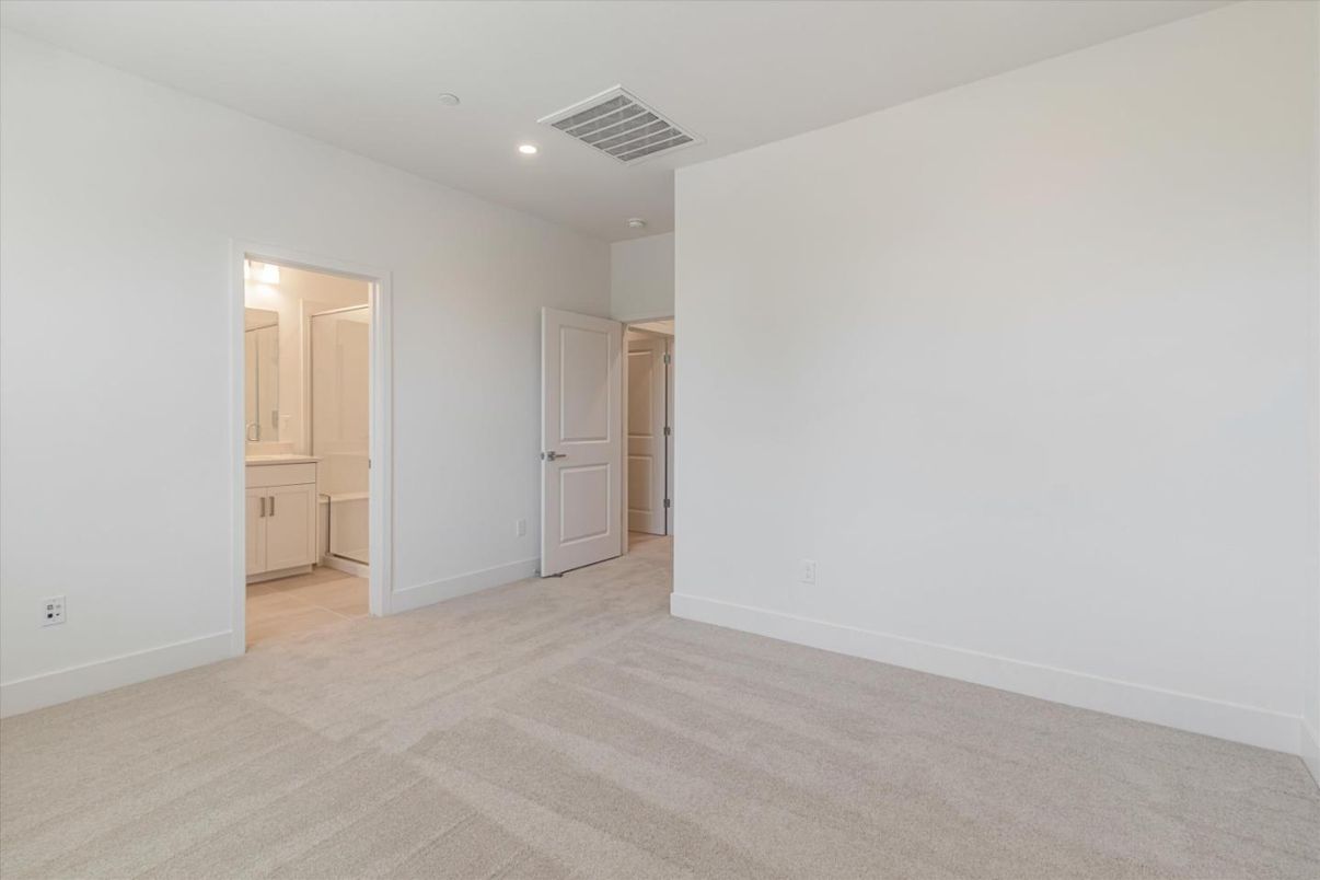 Bathroom, Empty room, Interior, Recessed Lighting