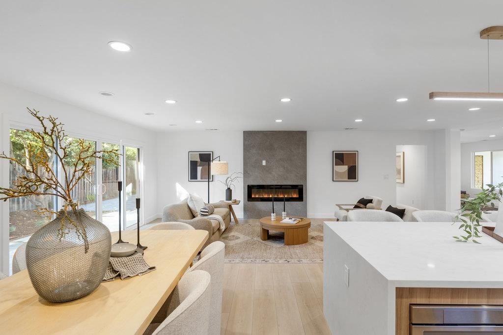 Fireplace, Interior, Living room, Pendant Lights, Recessed Lighting, Wood Texture Flooring