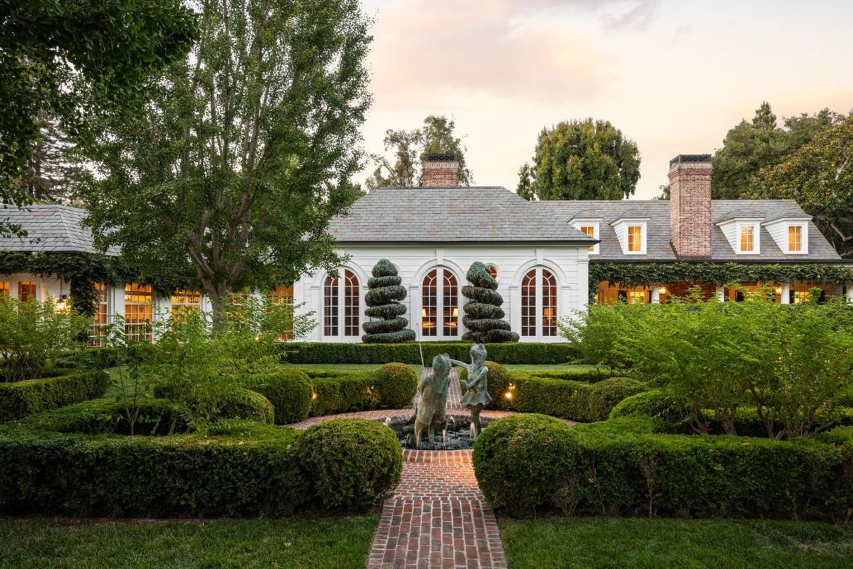 Backyard, Exterior, Facade, French Provincial