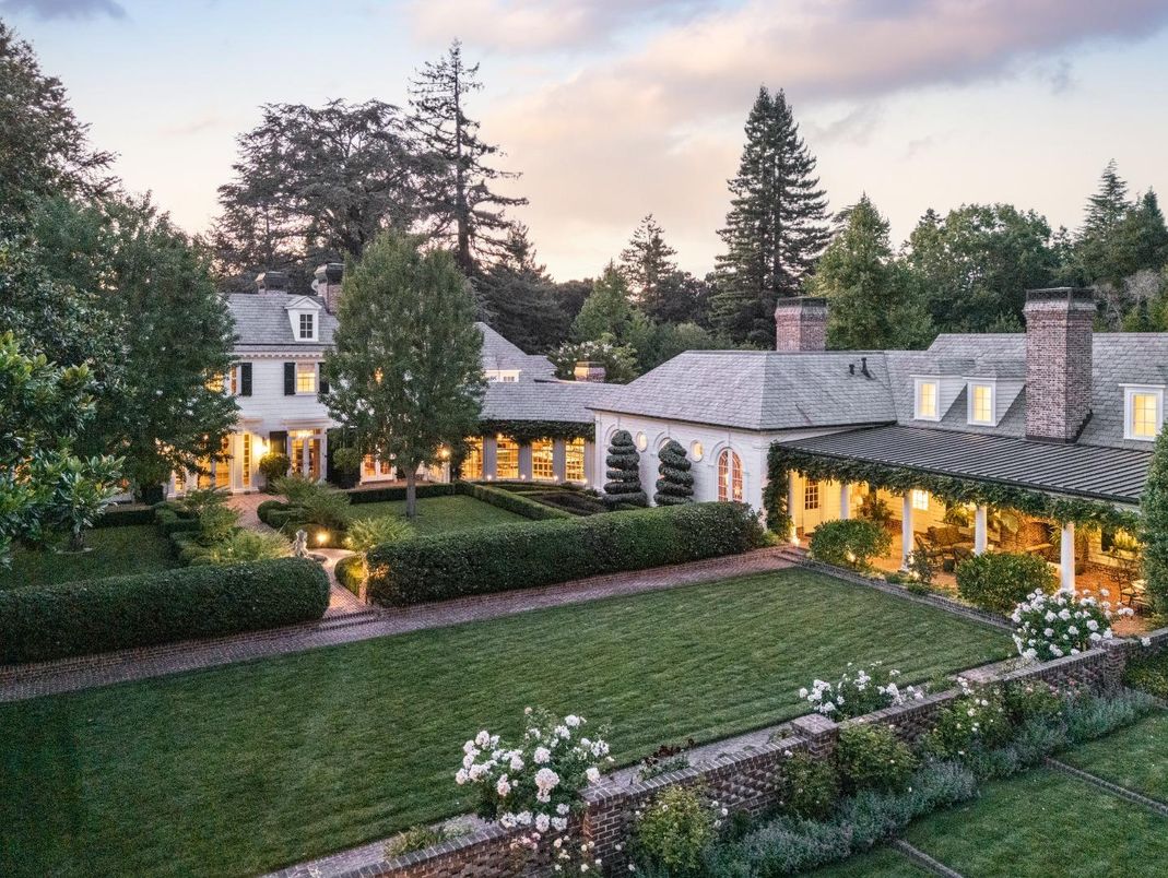 Backyard, Exterior, Facade, French Provincial