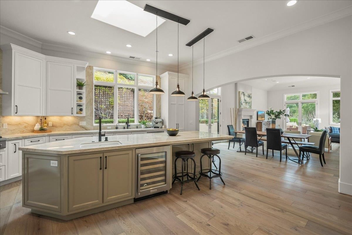 Dining room, Interior, Kitchen, Pendant Lights, Recessed Lighting, Wood Texture Flooring