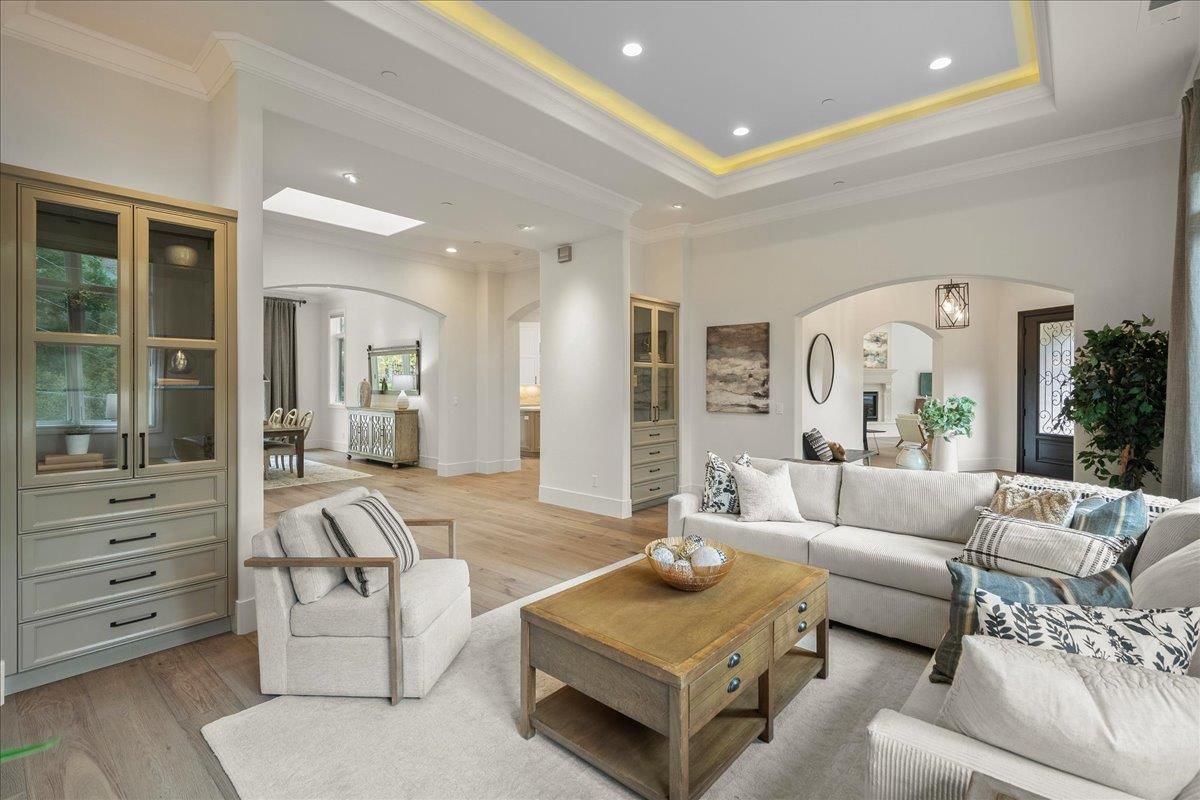 Interior, Living room, Recessed Lighting, Wood Texture Flooring