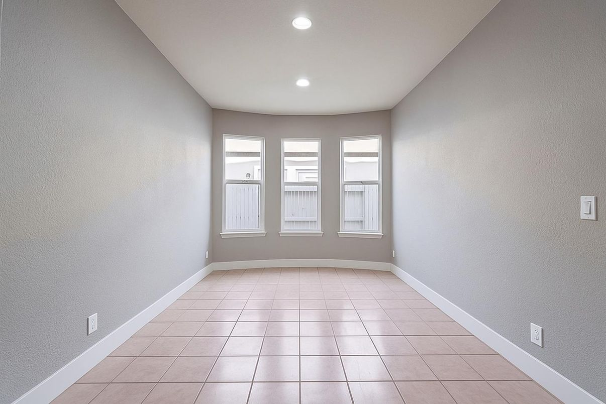 Empty room, Interior, Recessed Lighting
