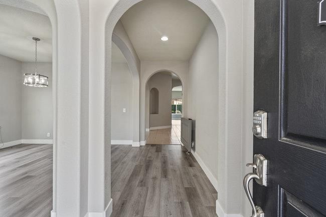 Interior, Pendant Lights, Recessed Lighting, Wood Texture Flooring