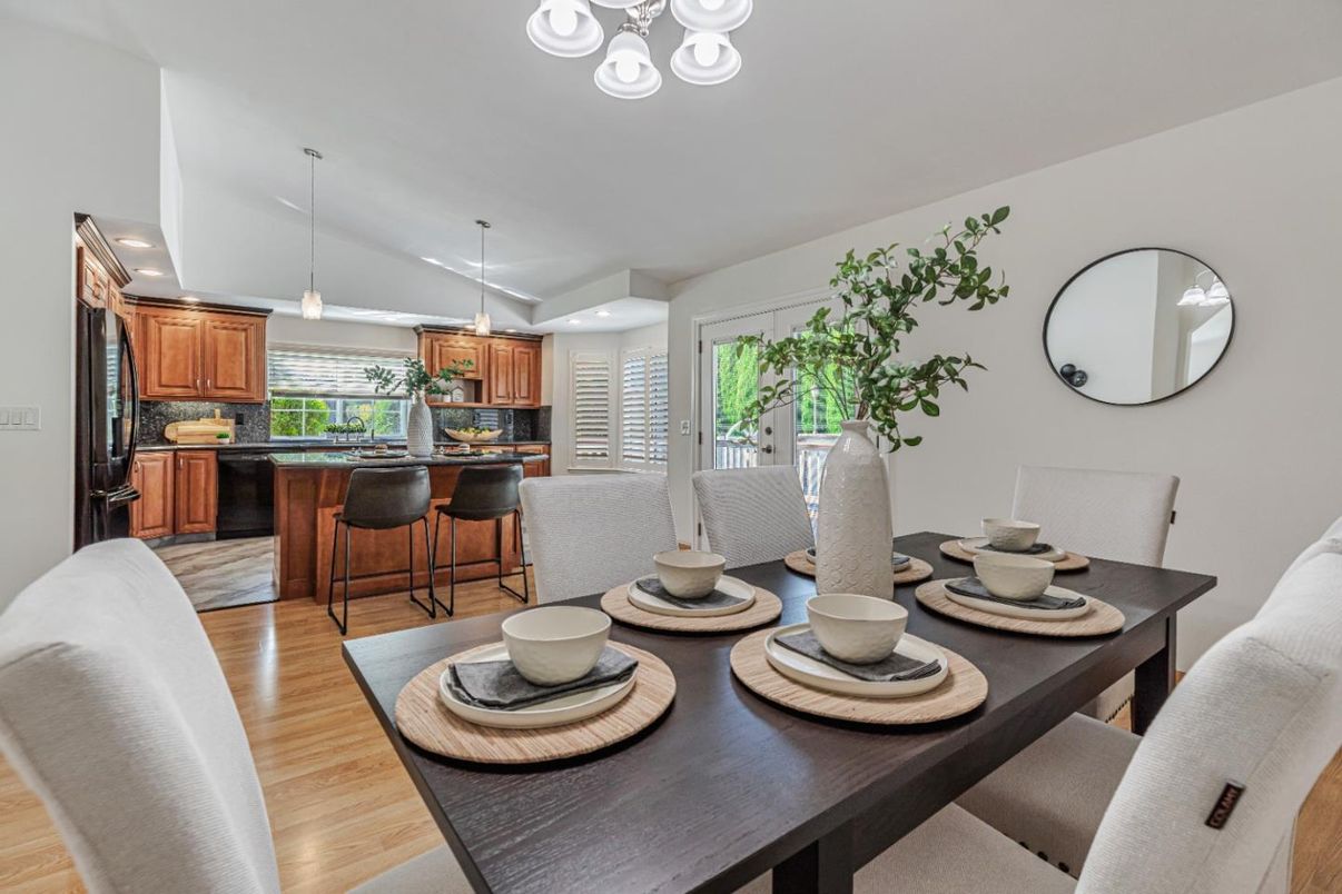 Dining room, Interior, Kitchen, Pendant Lights, Recessed Lighting, Wood Texture Flooring