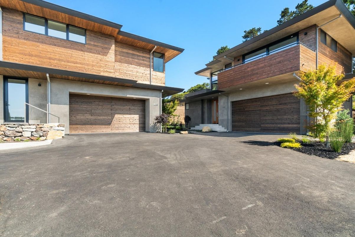 Attached, Exterior, Facade, Modern