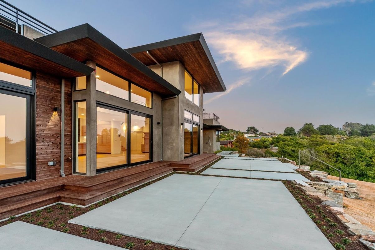 Backyard, Exterior, Facade, Modern
