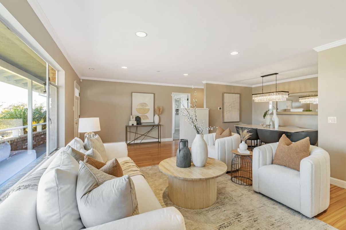 Dining room, Interior, Living room, Pendant Lights, Recessed Lighting, Wood Texture Flooring