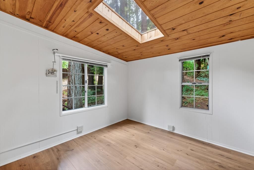 Empty room, Interior, Pendant Lights, Wooden Ceilings, Wood Texture Flooring