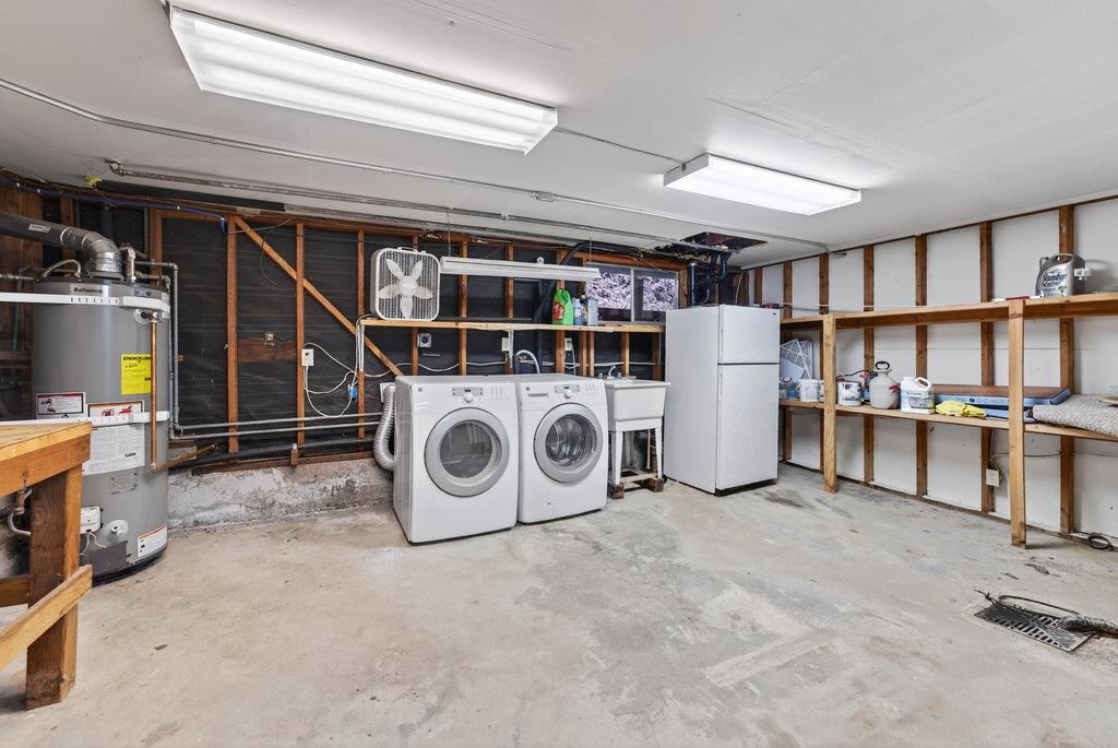 Garage, Interior, Washer