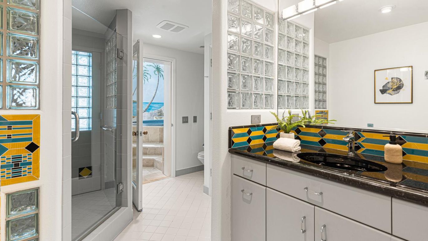 Bathroom, Interior, Recessed Lighting