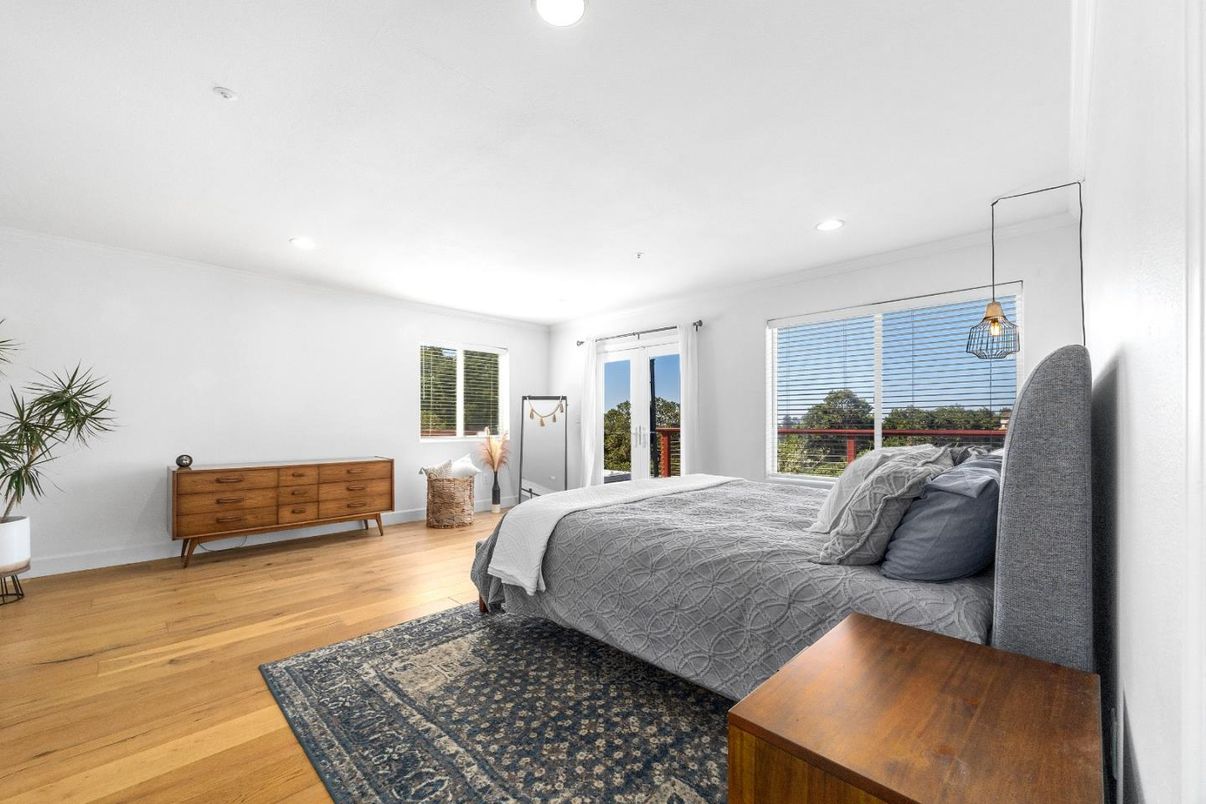 Bedroom, Interior, Pendant Lights, Recessed Lighting, Wood Texture Flooring