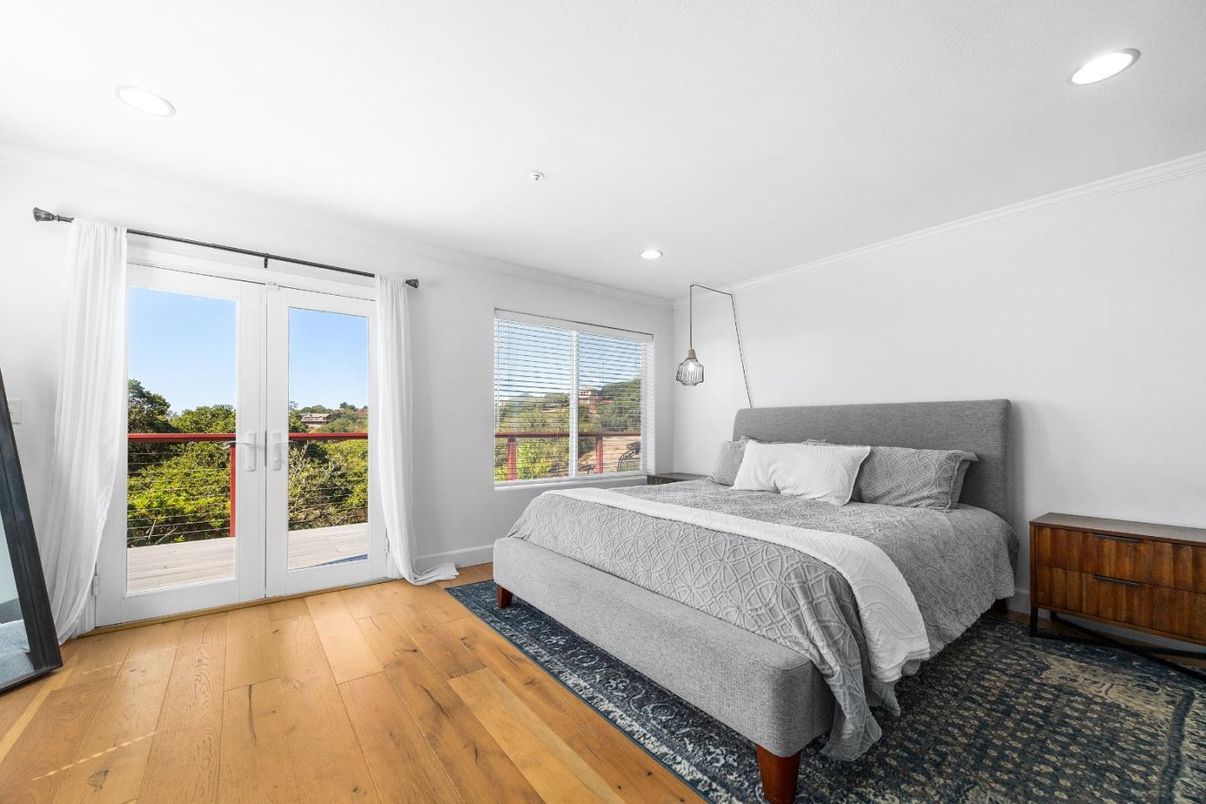Bedroom, Interior, Pendant Lights, Recessed Lighting, Wood Texture Flooring