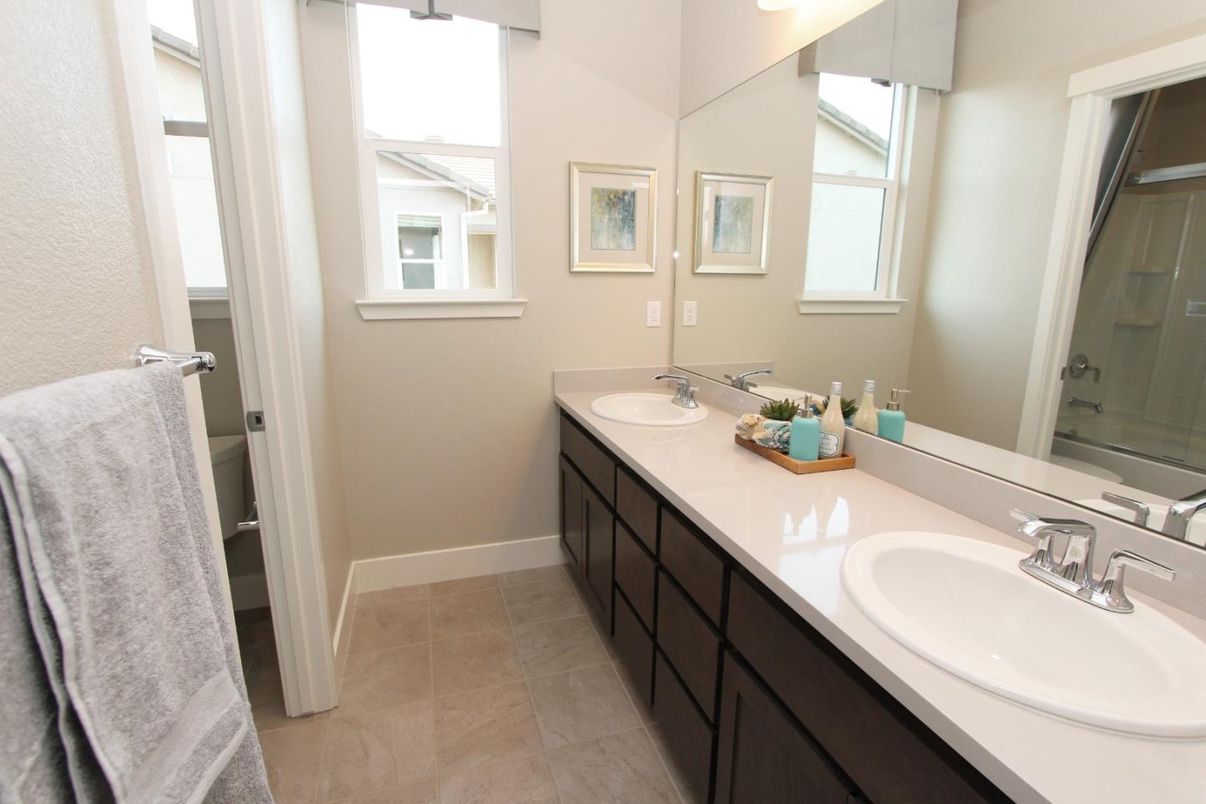 Bathroom, Dual Sink Vanities, Interior