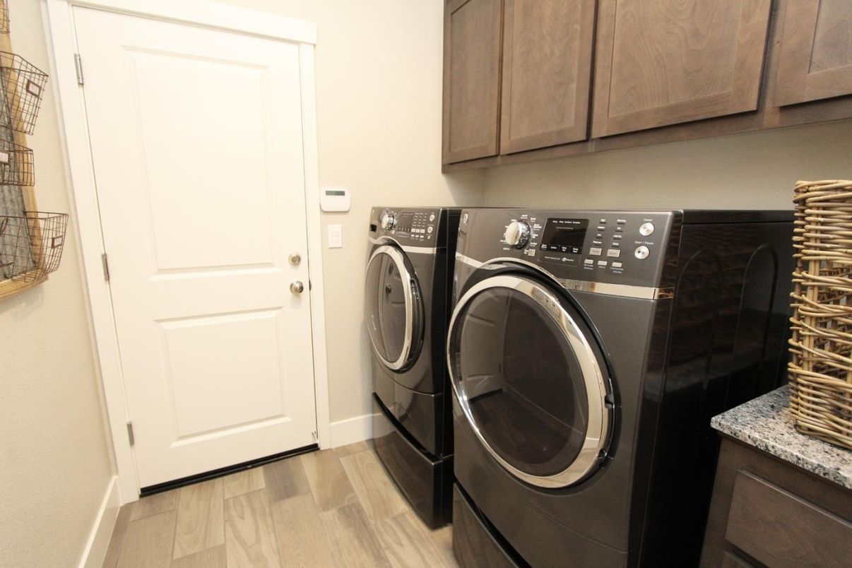 Interior, Washer, Wood Texture Flooring