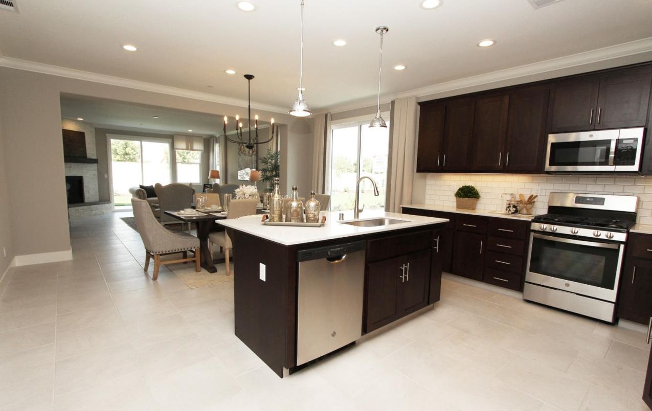 Dining room, Interior, Kitchen, Pendant Lights, Recessed Lighting, Stainless Steel Appliances