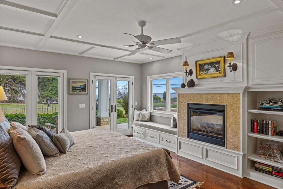 Bedroom, Fireplace, Interior, Recessed Lighting, Wood Texture Flooring